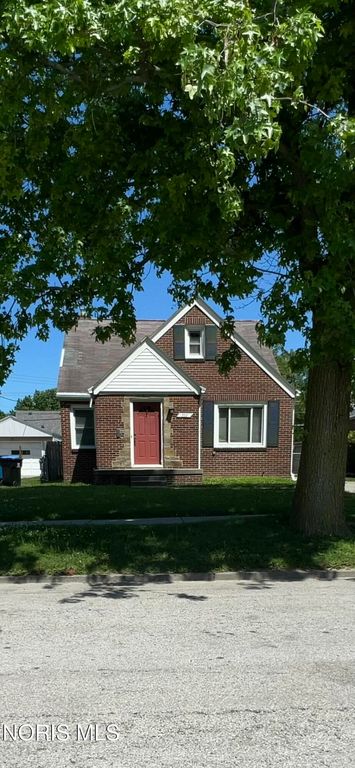 551 Ansonia Street, Oregon, OH 43616