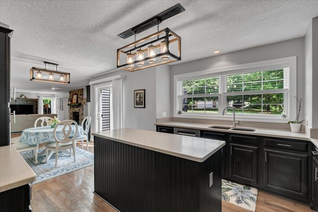 2520 Buckingham Avenue, Bettendorf, IA 52722