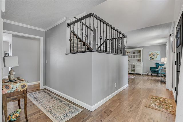 2520 Buckingham Avenue, Bettendorf, IA 52722