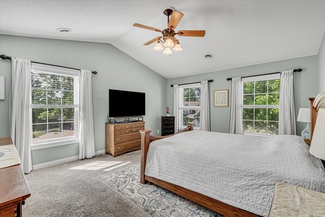 2520 Buckingham Avenue, Bettendorf, IA 52722