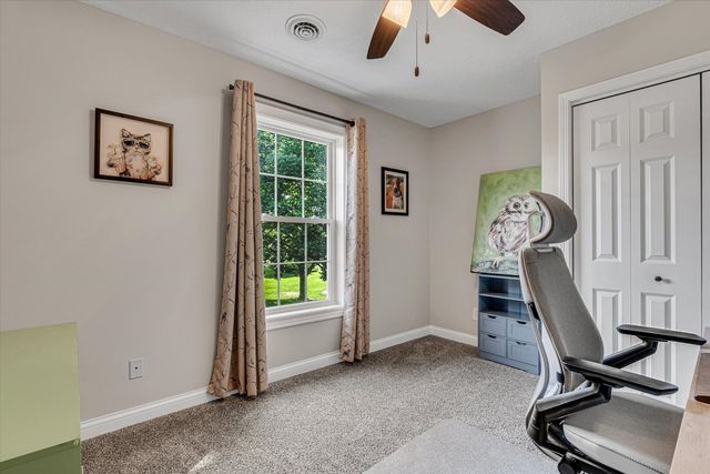 2520 Buckingham Avenue, Bettendorf, IA 52722