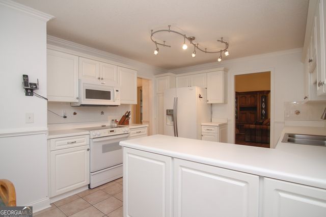 111 Red Oak Glen, Centerville, GA 31028