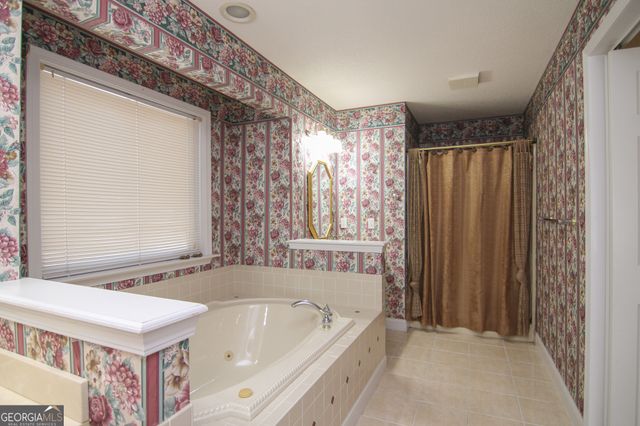 111 Red Oak Glen, Centerville, GA 31028