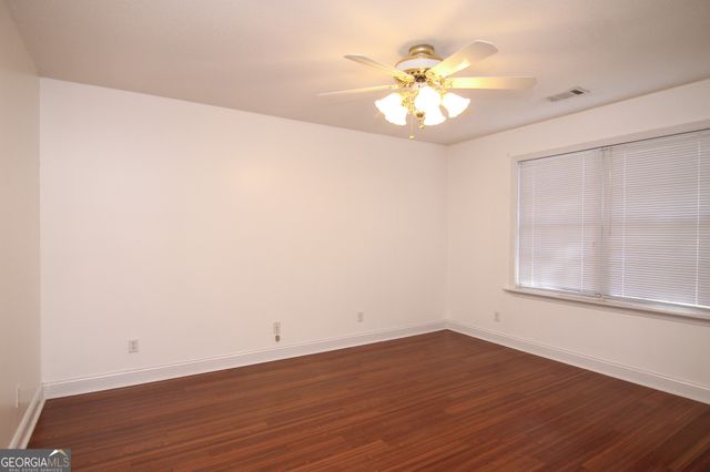 111 Red Oak Glen, Centerville, GA 31028