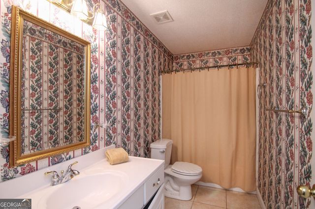 111 Red Oak Glen, Centerville, GA 31028