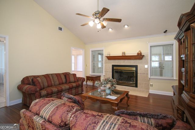 111 Red Oak Glen, Centerville, GA 31028