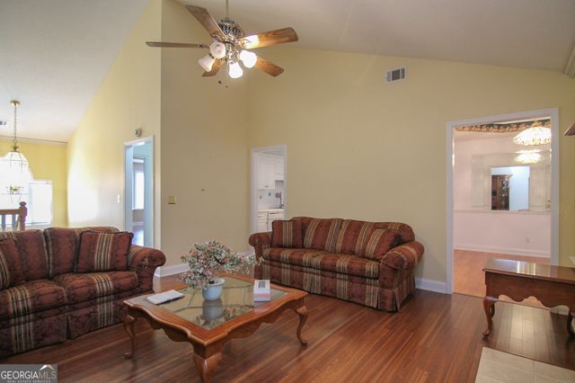 111 Red Oak Glen, Centerville, GA 31028