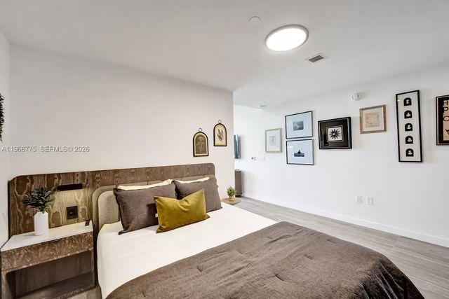 580 72nd St 705, Miami Beach, FL 33141