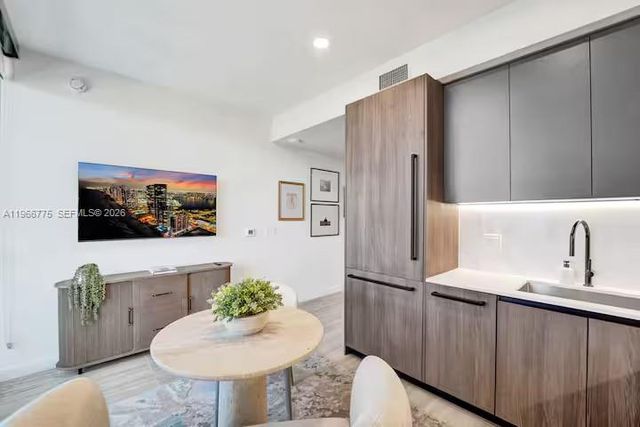 580 72nd St 705, Miami Beach, FL 33141