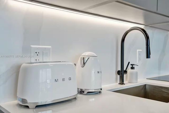 580 72nd St 705, Miami Beach, FL 33141