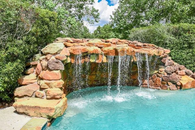 32719 Tall Oaks Way, Magnolia, TX 77354
