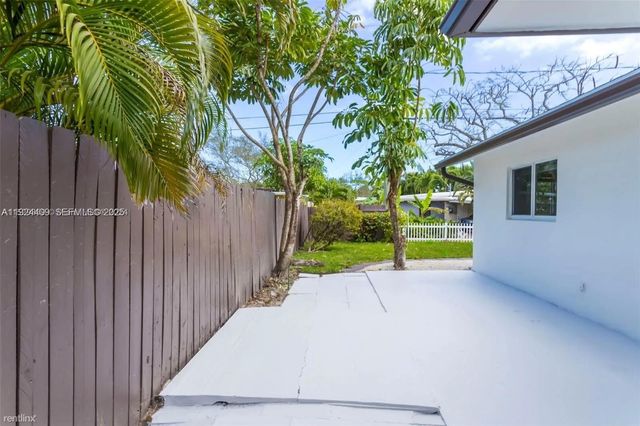 1421 NE 30th Ct 1412, Oakland Park, FL 33334