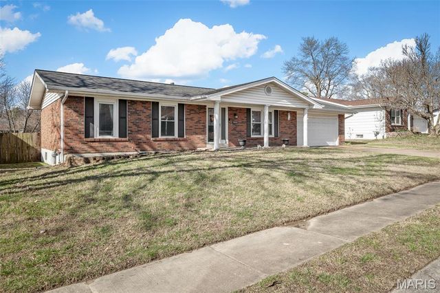 3005 Headland Drive, St Charles, MO 63301
