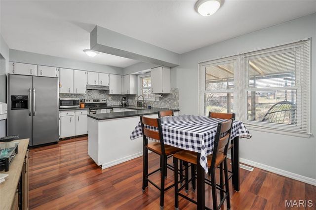 3005 Headland Drive, St Charles, MO 63301