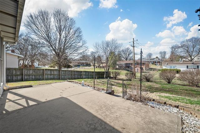 3005 Headland Drive, St Charles, MO 63301