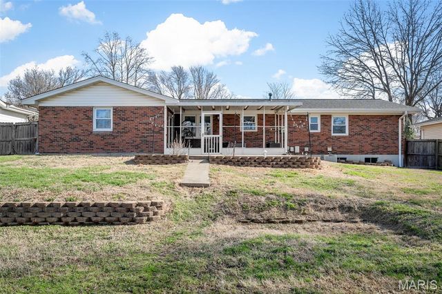 3005 Headland Drive, St Charles, MO 63301