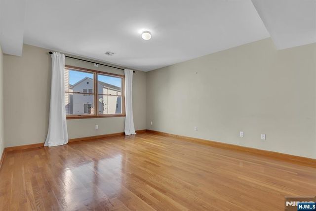 4-10 St Francis Street, Newark, NJ 07105