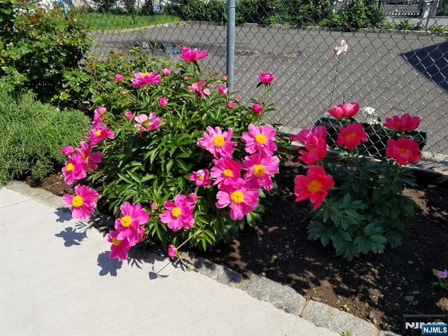 4-10 St Francis Street, Newark, NJ 07105