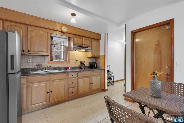 4-10 St Francis Street, Newark, NJ 07105