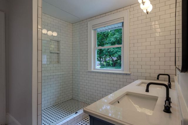 521 Riverland RD SE, Roanoke, VA 24014
