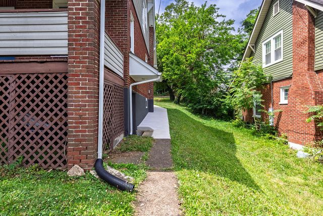 521 Riverland RD SE, Roanoke, VA 24014