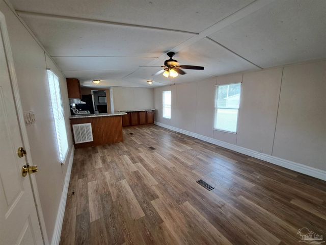 2821 Hillcrest Ave 8, Pensacola, FL 32526