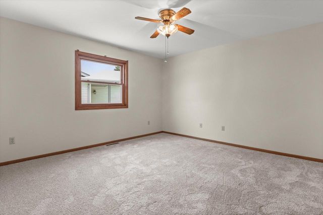 635 Constitution LANE, De Forest, WI 53532