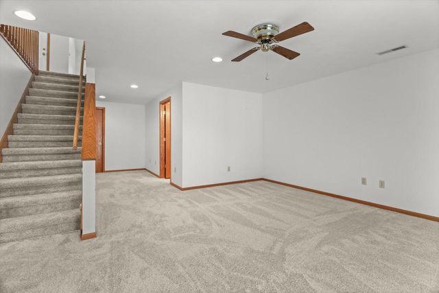 635 Constitution LANE, De Forest, WI 53532