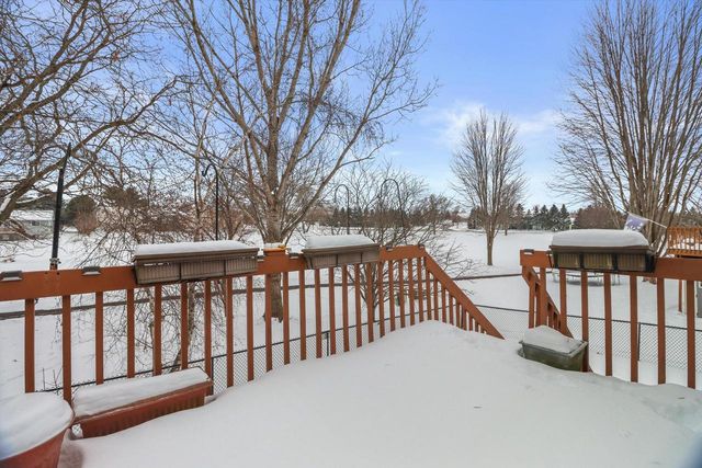 635 Constitution LANE, De Forest, WI 53532