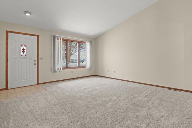 635 Constitution LANE, De Forest, WI 53532