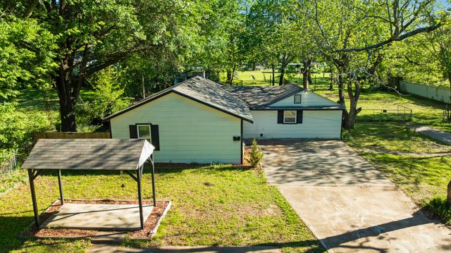 2617 Graham Street, Paris, TX 75460