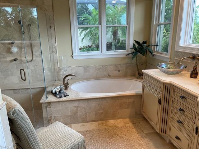 3683 Olde Cottage LN, Bonita Springs, FL 34134