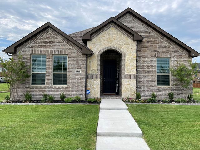 1818 Zion Drive, Lancaster, TX 75134
