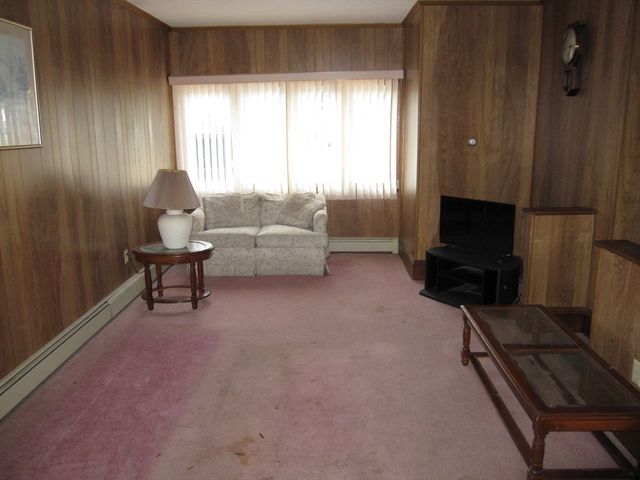 15 Lilian Road, Framingham, MA 01701