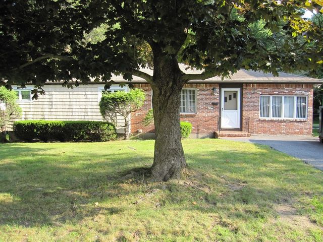 15 Lilian Road, Framingham, MA 01701