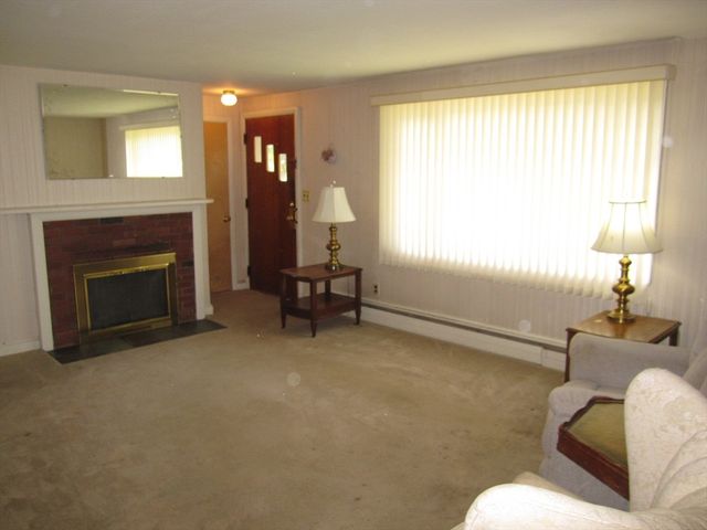 15 Lilian Road, Framingham, MA 01701
