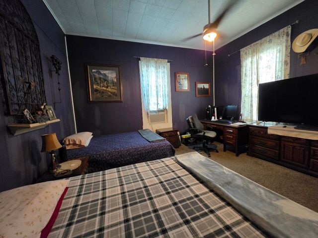736 N Robinson Street, Cleburne, TX 76031
