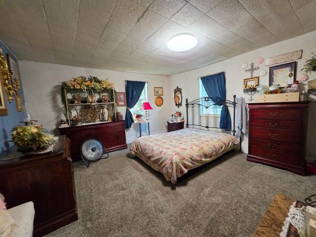 736 N Robinson Street, Cleburne, TX 76031