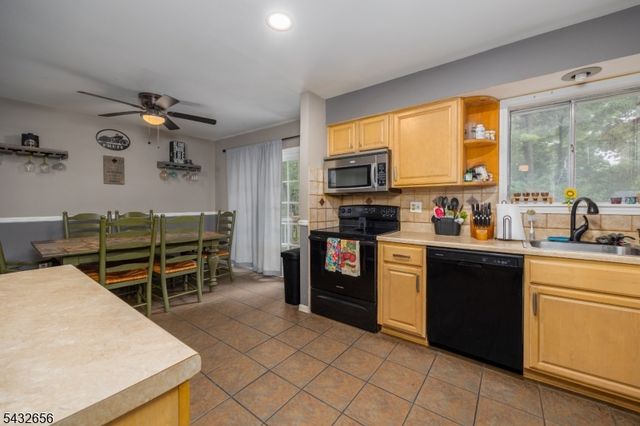 67 Cedar Tree Dr, Vernon Twp., NJ 07422