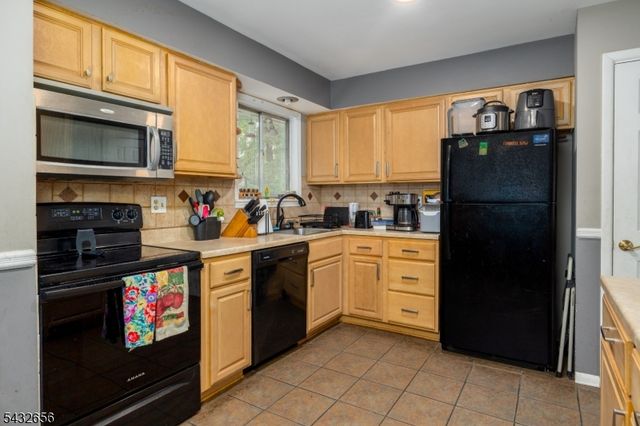 67 Cedar Tree Dr, Vernon Twp., NJ 07422
