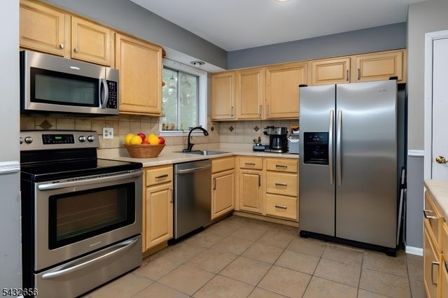 67 Cedar Tree Dr, Vernon Twp., NJ 07422