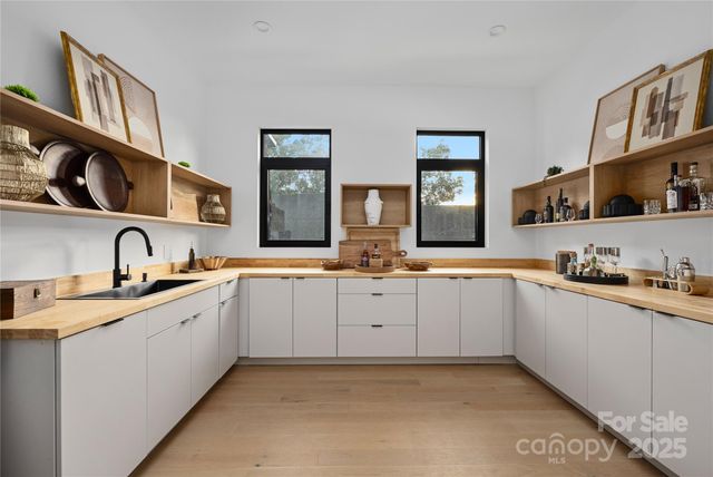 2804 Shenandoah Avenue, Charlotte, NC 28205