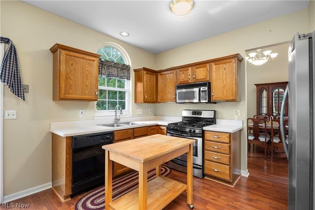 27070 Glenside Lane, Olmsted Twp, OH 44138