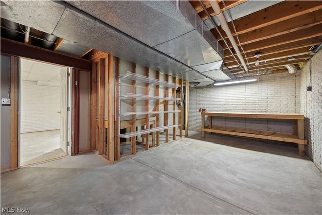 27070 Glenside Lane, Olmsted Twp, OH 44138