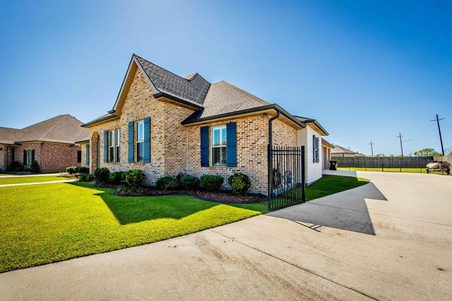 677 Lancaster Dr, Houma, LA 70360