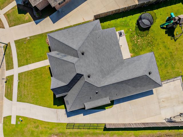 677 Lancaster Dr, Houma, LA 70360