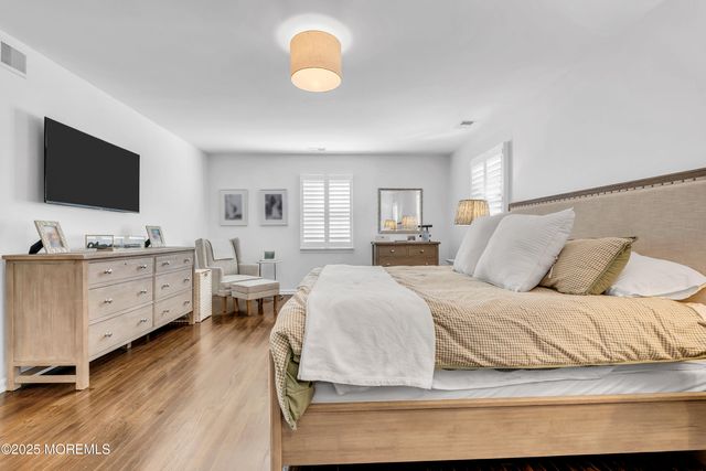 91 Lewis Point Road, Fair Haven, NJ 07704