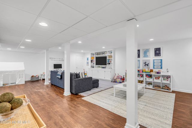 91 Lewis Point Road, Fair Haven, NJ 07704