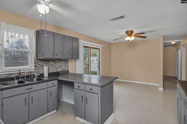 2613 Riverside Lane, Cayce, SC 29033