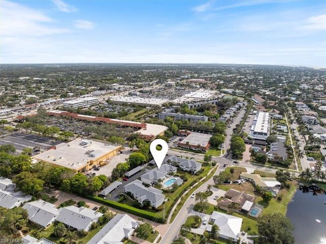 725 Neapolitan WAY # 725, Naples, FL 34103